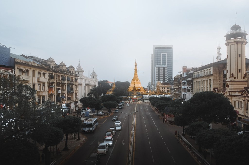缅甸仰光街景.